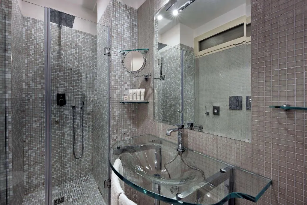 TRIPLE THREE BEDS Room, Hotel Paradiso, BW Signature Collection, Naples