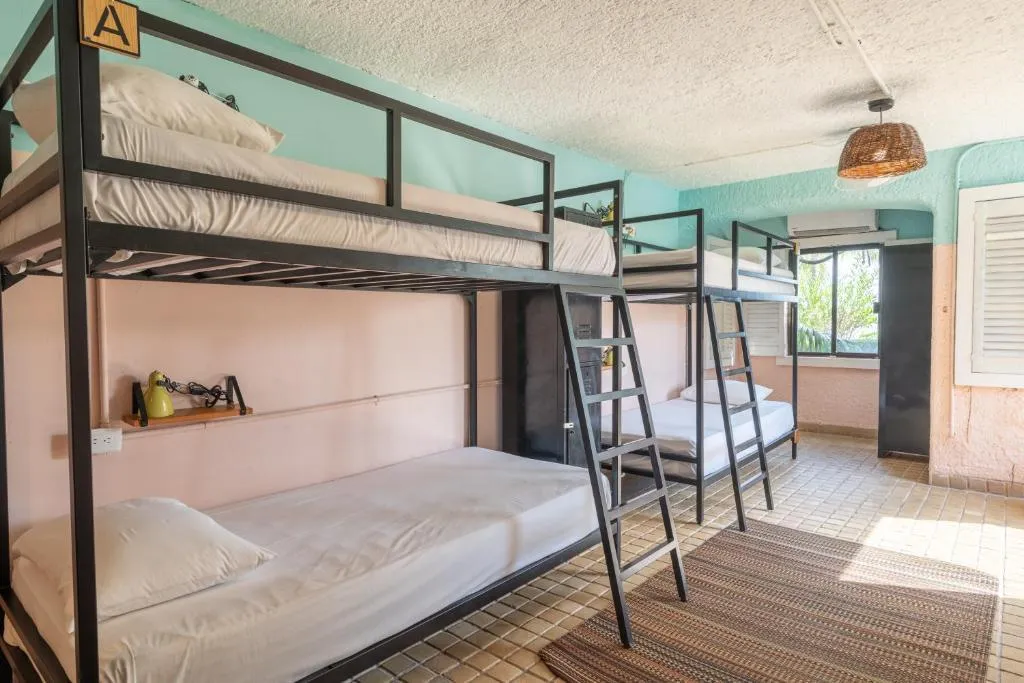 Bed in dormitory BUNK BED Room, Nílu Cancún Zona Hotelera by Selina, Cancun Area
