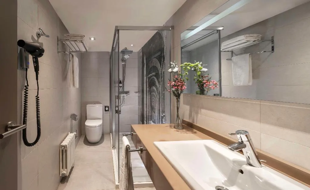 Room, NH Madrid Zurbano, Madrid
