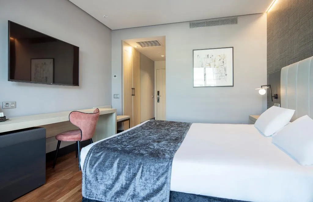 Double or Twin STANDARD Room, Ilunion Alcala Norte, Madrid