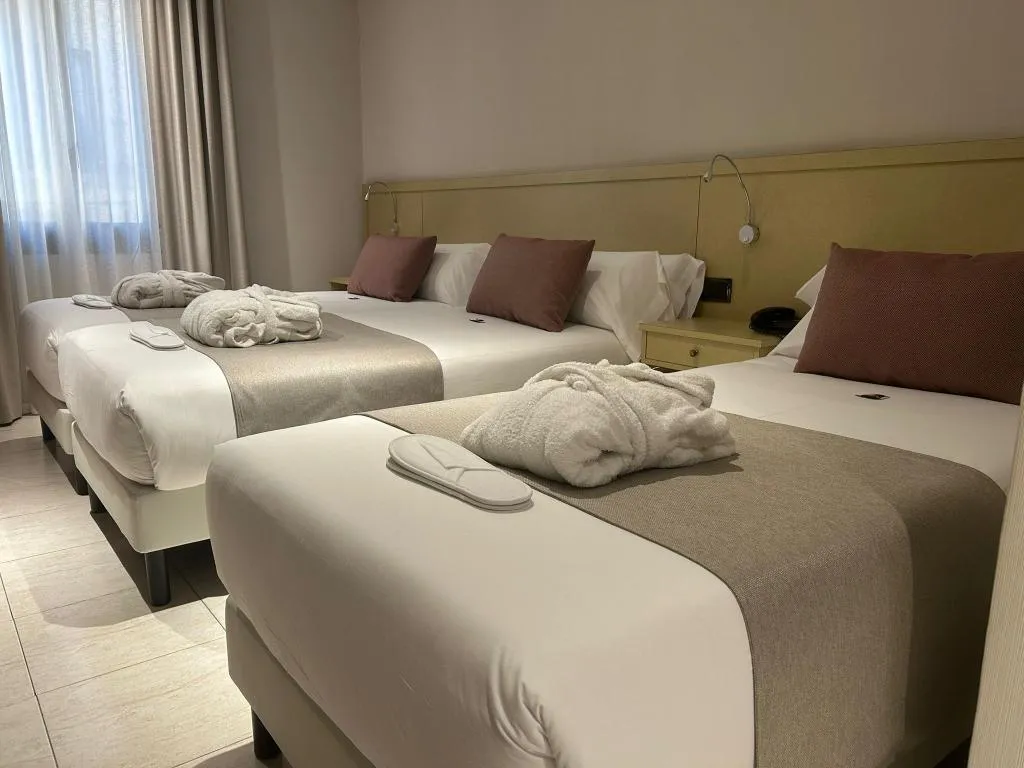 Room, California, Barcelona