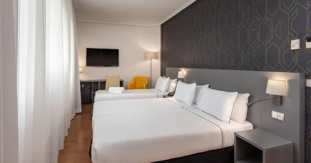 Room, Hotel Madrid Plaza de España Affiliated by Meliá, Madrid