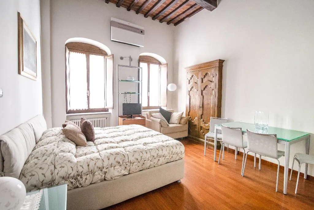 JUNIOR SUITE ONE BED Room, La Corte Del Re, Florence