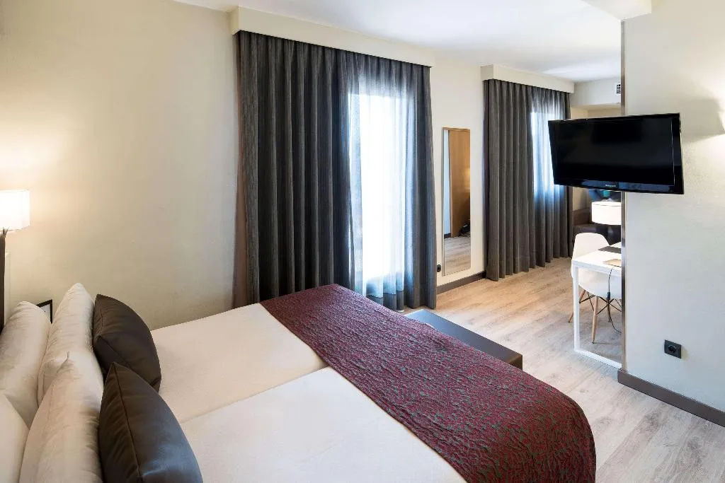 Room, Catalonia Castellnou, Barcelona