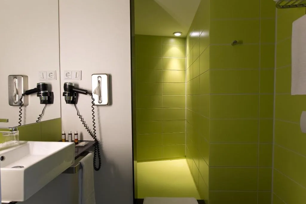 JUNIOR SUITE WITH DOUBLE BED Room, Gat Point Charlie, Berlin