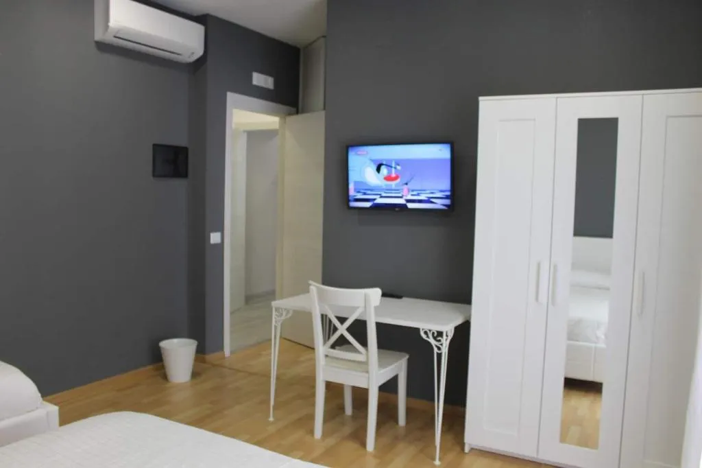 Room, B&B Madonna della Via, Catania