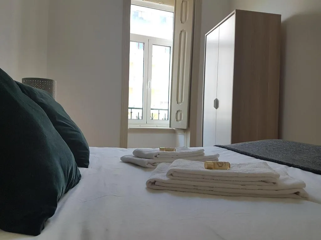 Room, Dukostel, Lisbon