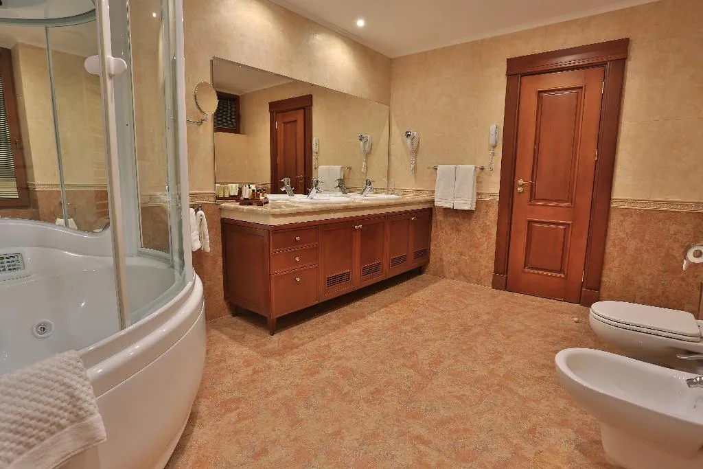 SUITE CAPACITY 1 Room, Marina Residence Boutique hotel, Varna