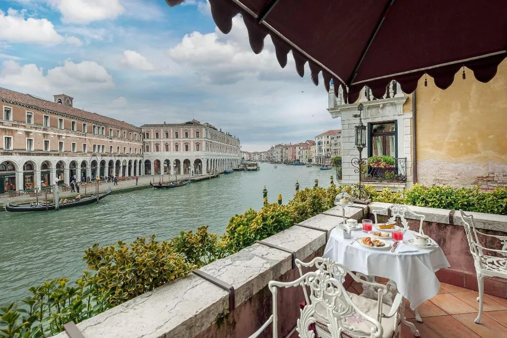 Terrace, Hotel Al Ponte Antico, Venice
