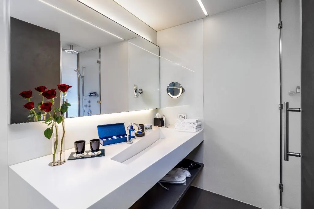 JUNIOR SUITE LAKE VIEW Room, Lido Palace - The Leading Hotels Of The World, Milan
