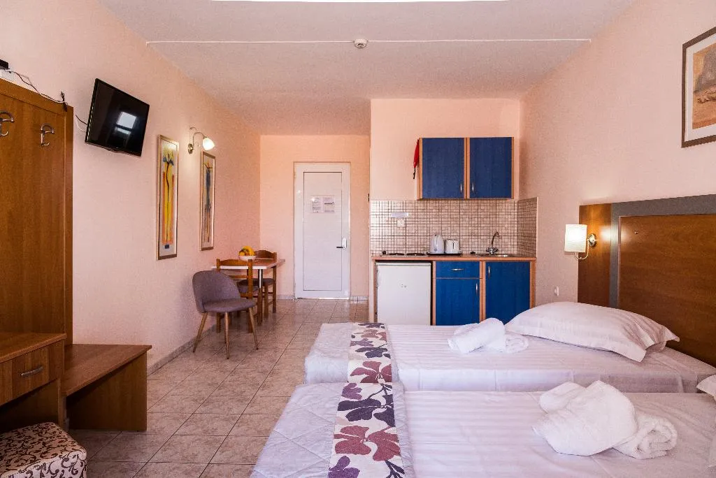 STUDIO CAPACITY 3 Room, Macedonia, Zante