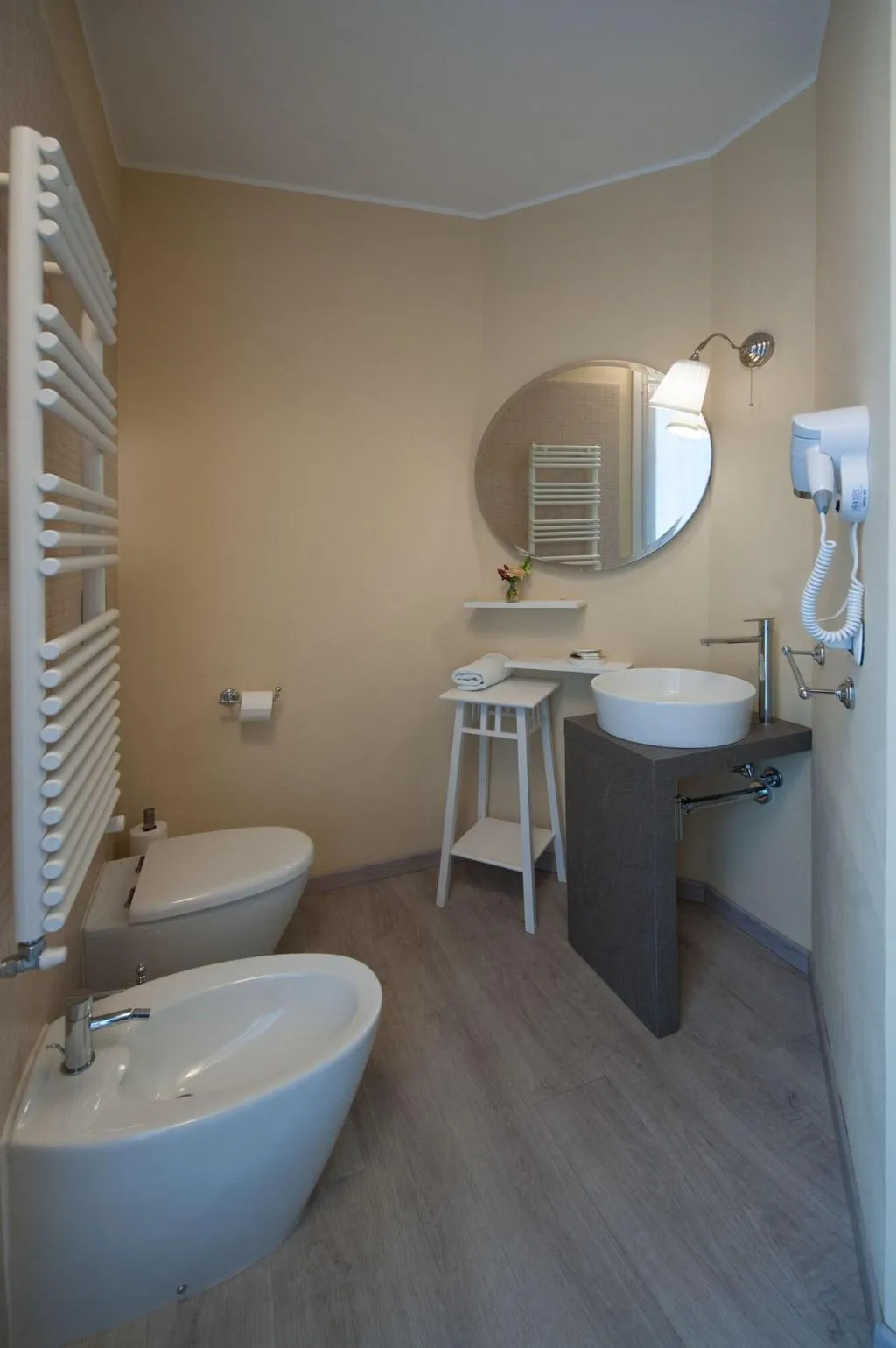 Room, Thea Monza, Milan