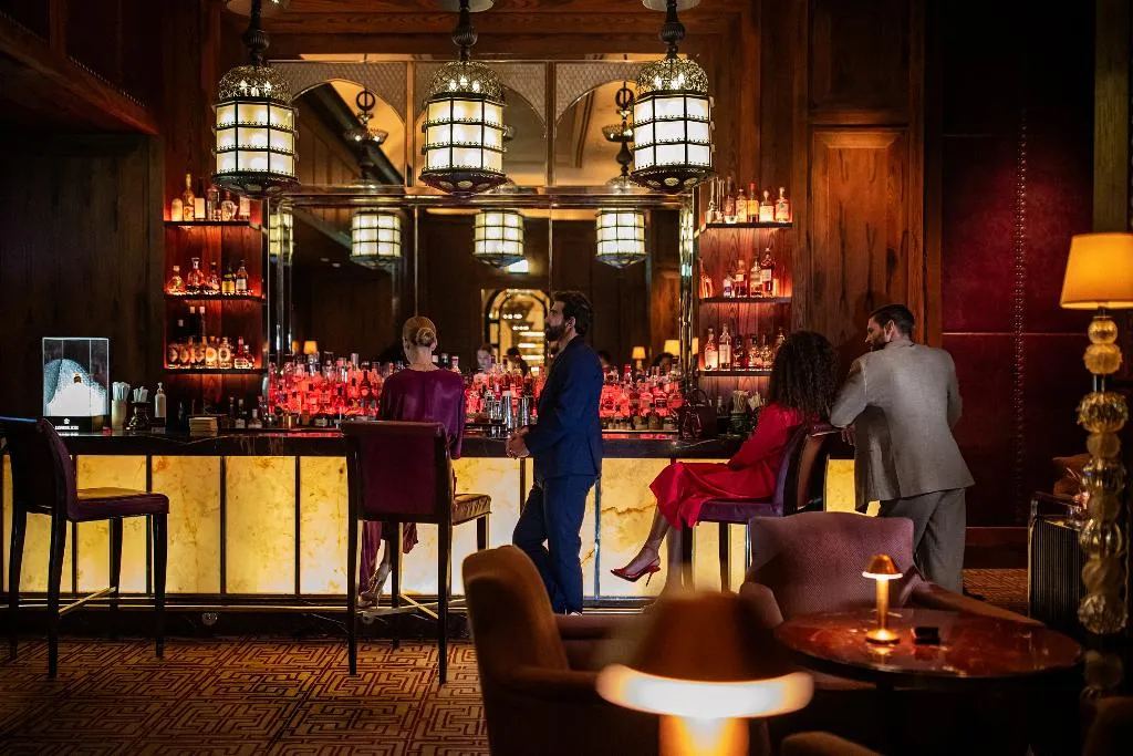 Bar, Four Seasons Resort Dubai at Jumeirah Beach, Dubai