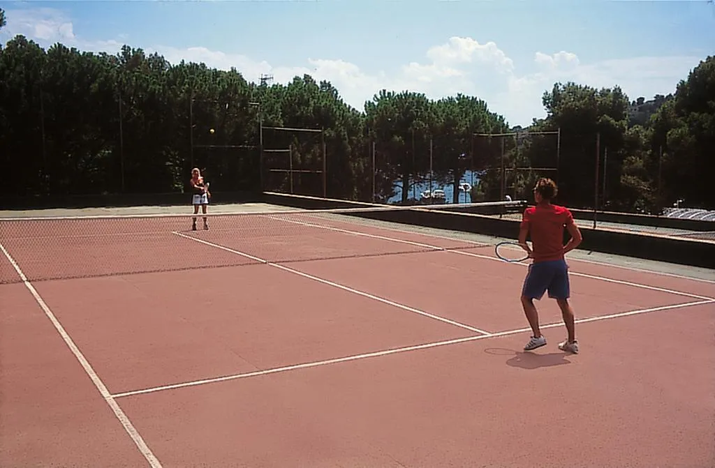 Sports and Entertainment, Cala Montjoi, Costa Brava