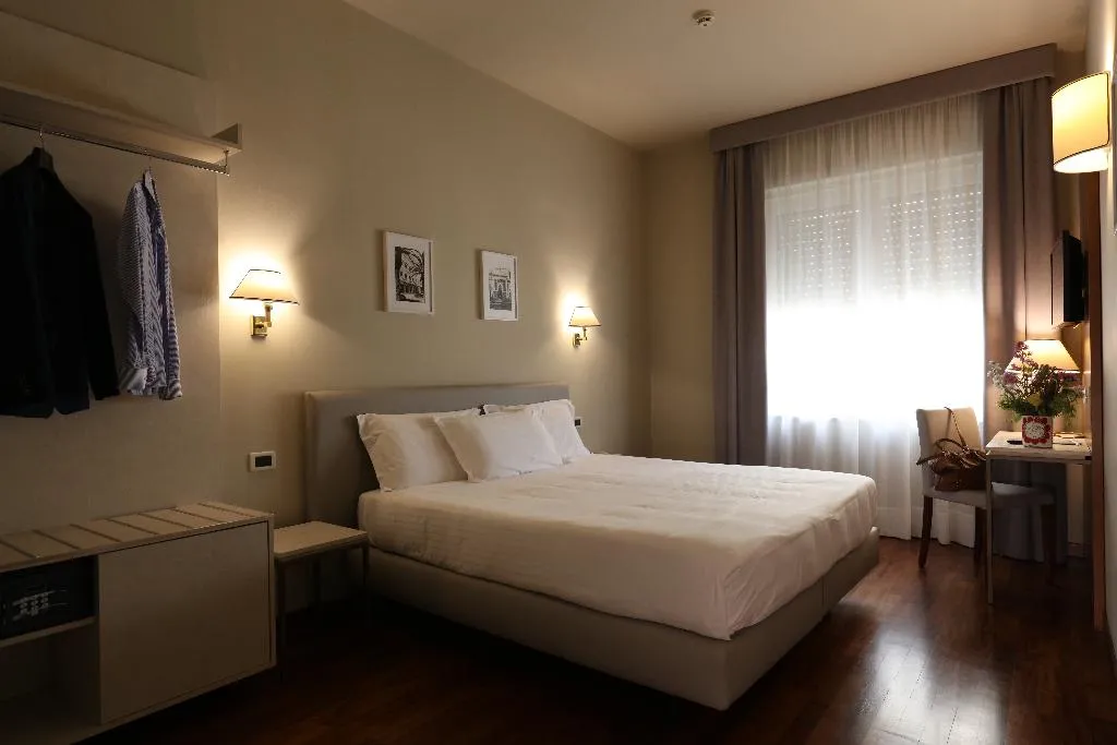 DOUBLE SINGLE USE CLASSIC Room, Grande Albergo Maugeri, Catania