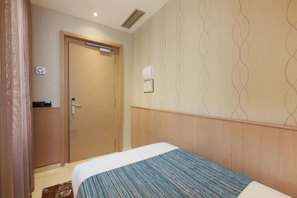 SINGLE STANDARD Room, Hotel Gotico, Barcelona