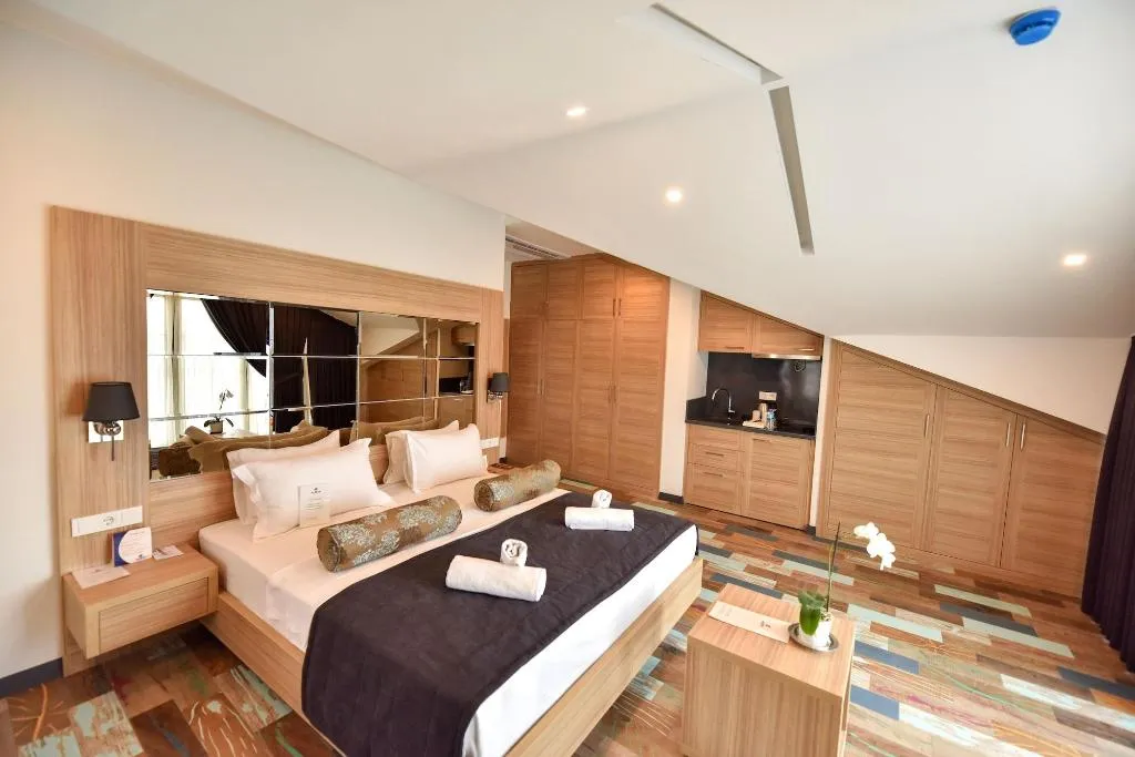 Room, Alesta Midtown, Dalaman