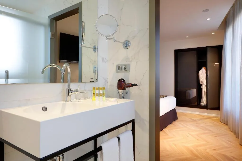 Room, Eurostars Madrid Gran Via, Madrid
