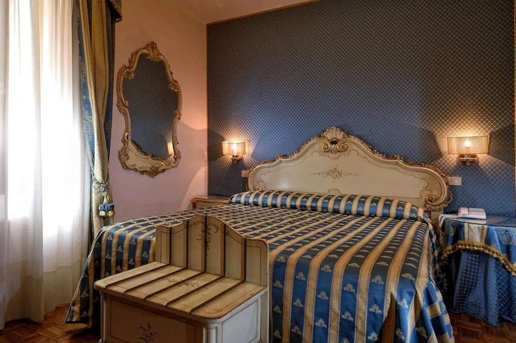 TWIN CLASSIC Room, Royal San Marco, Venice