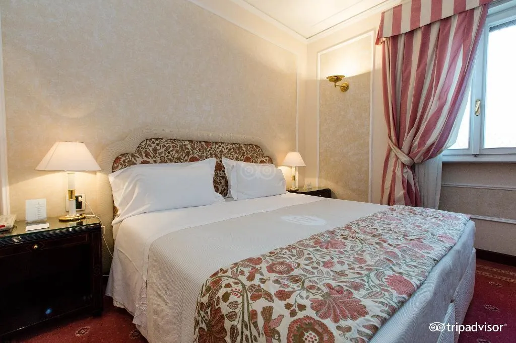 TRIPLE SUPERIOR Room, De la Ville, Florence
