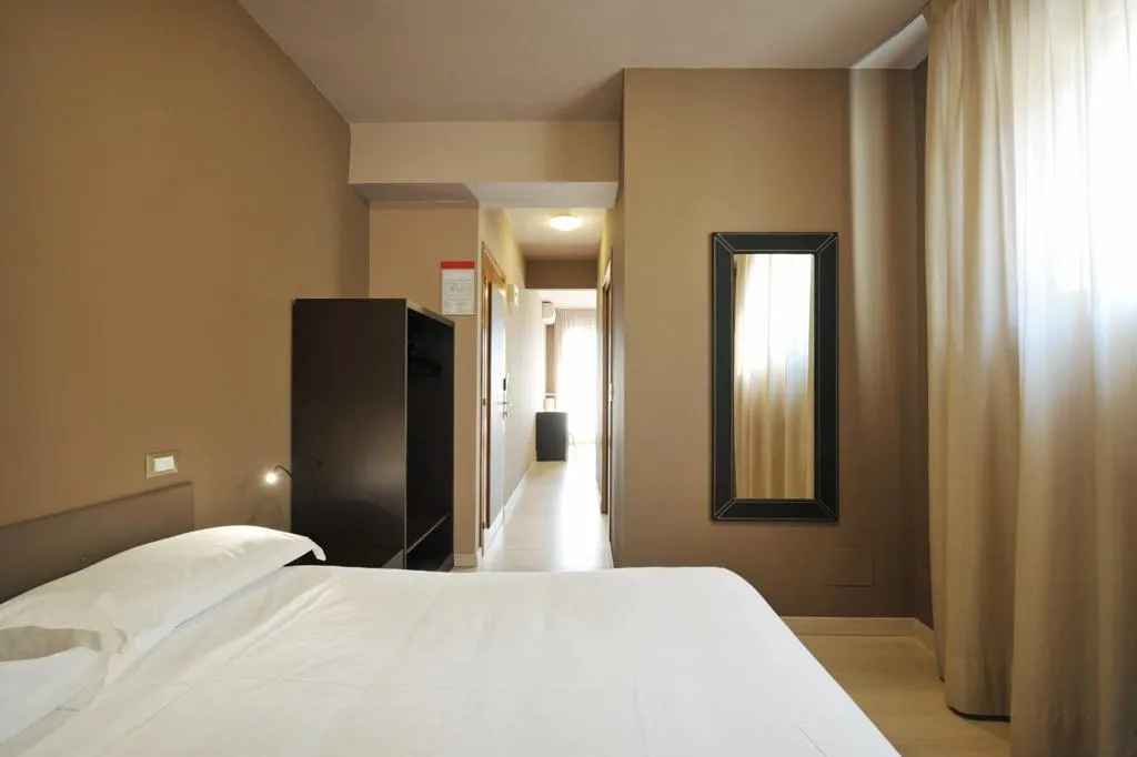 TRIPLE STANDARD Room, M14 Hotel & SPA, Venice