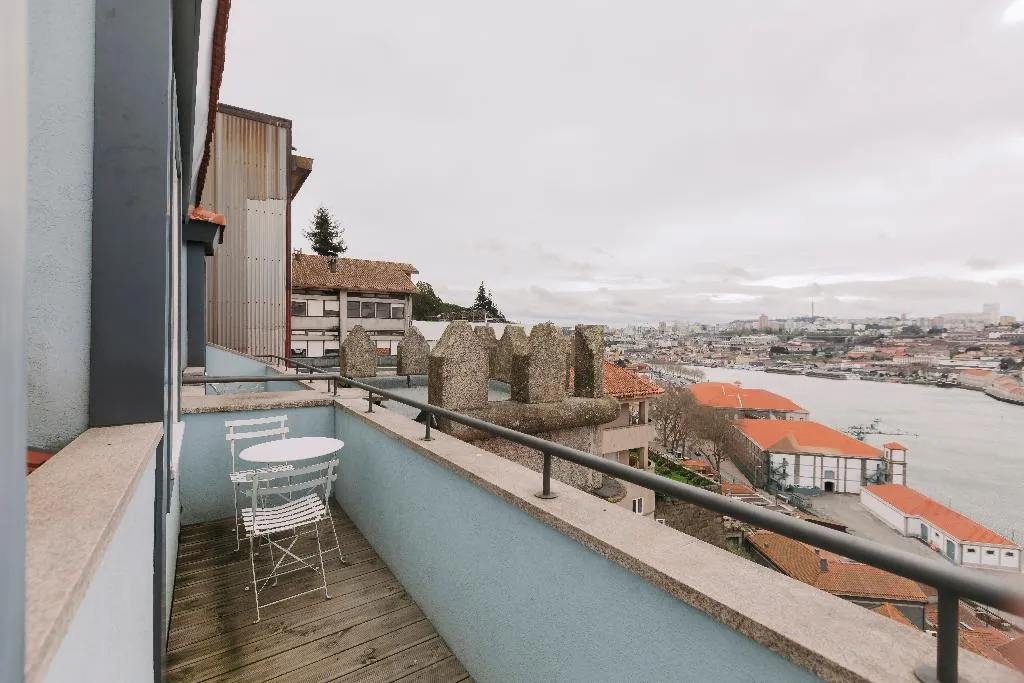SUITE DELUXE WITH BALCONY Room, Torel Private Collection, Porto