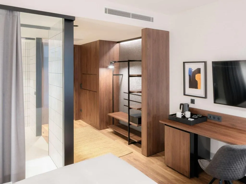 DOUBLE INNER-KING SIZE BED Room, Radisson Blu 1882 Hotel, Barcelona Sagrada Familia, Barcelona