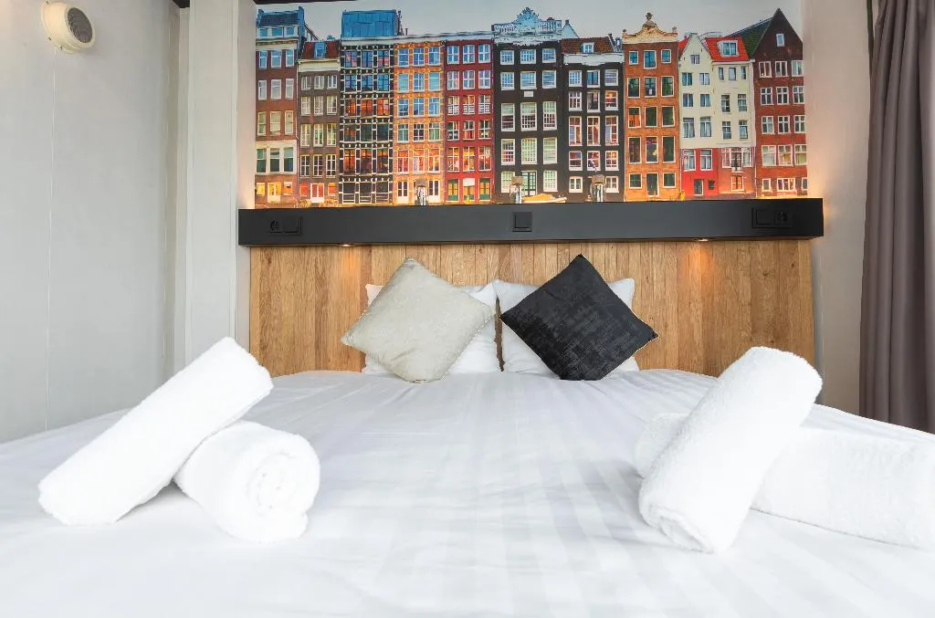 DOUBLE DELUXE WITH VIEWS Room, Botel, Amsterdam