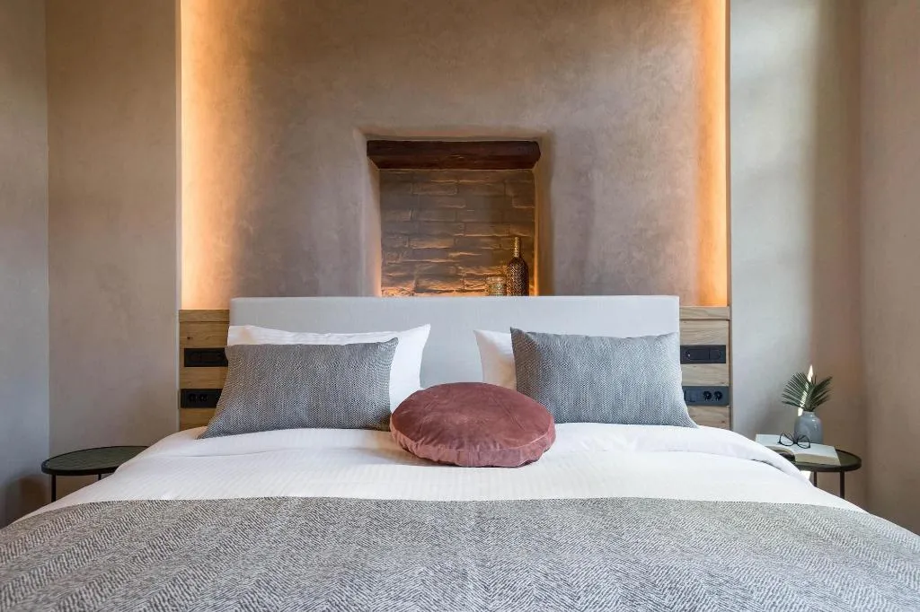 Room, J&G Suites, Crete