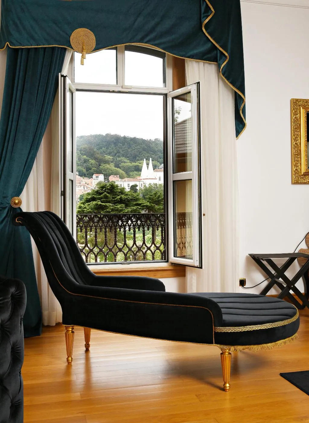 SUITE MOUNTAIN VIEW Room, Sintra Marmoris Palace, Lisbon