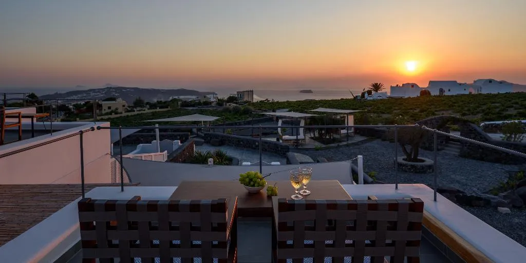 VILLA TWO BEDROOMS WITH PRIVATE POOL Room, Soil Of Sun Luxury Villas, Santorini