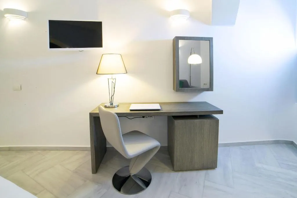 Room, Anteliz Hotel And Suites, Santorini