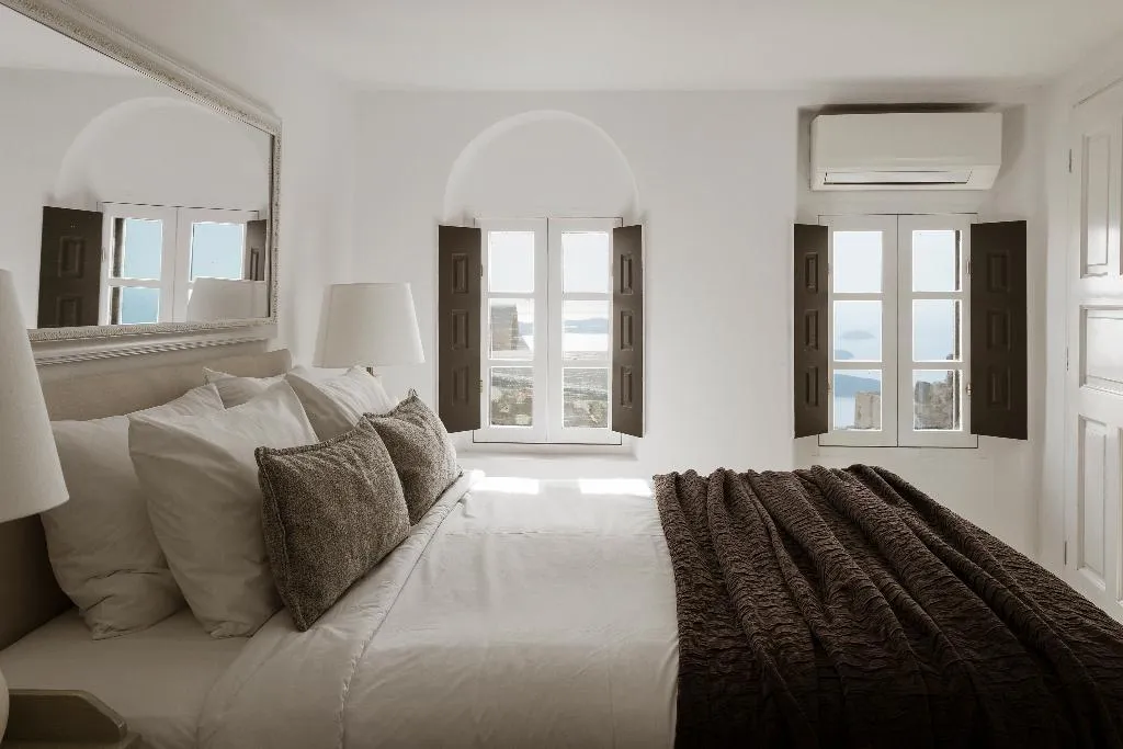 DOUBLE DELUXE Room, Aqua Luxury Suites, Santorini