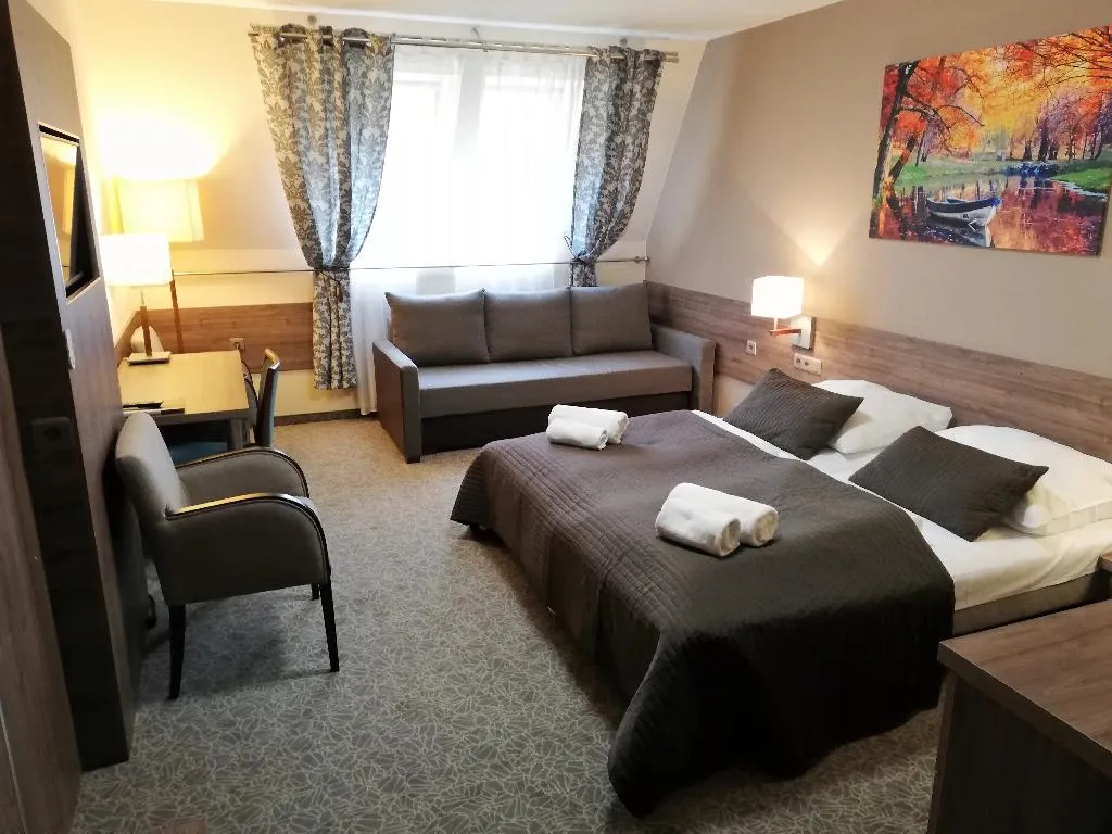 QUADRUPLE STANDARD Room, Hotel Zakliki, Krakow