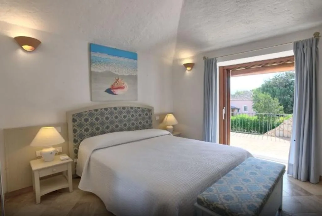 Room, Nibaru, Olbia