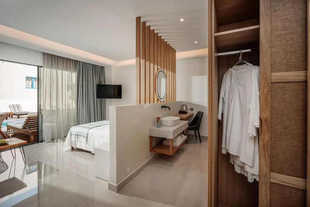 SUITE DELUXE Room, Galazio beach resort, Crete