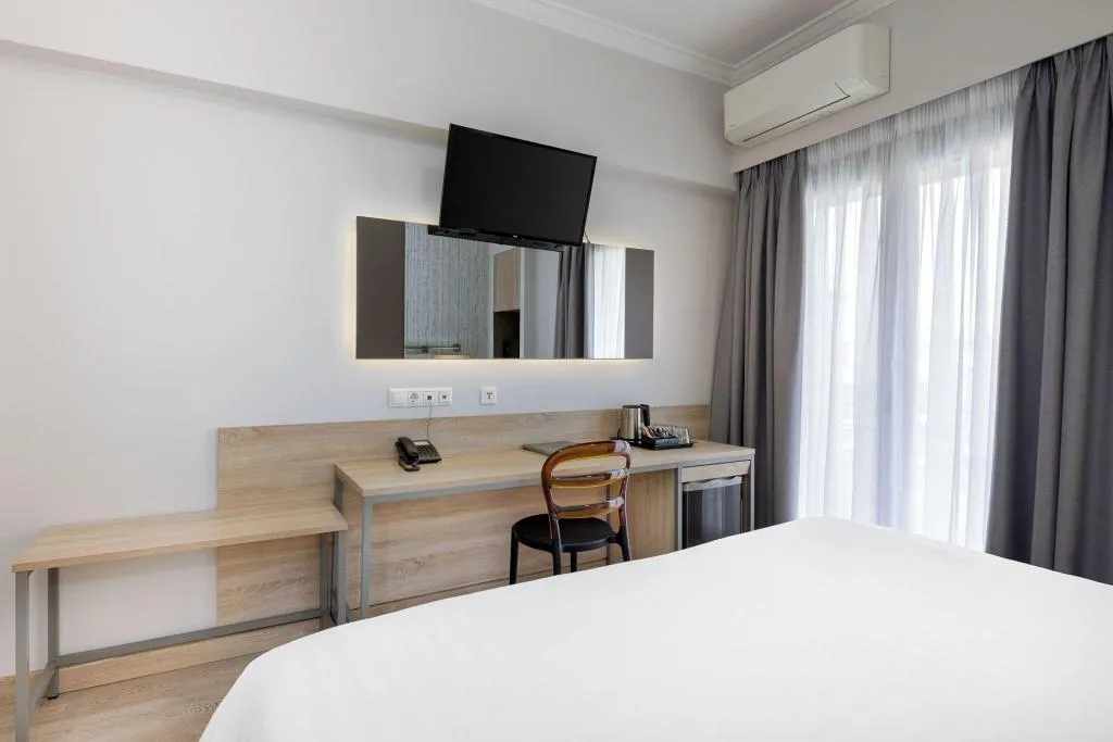 TRIPLE STANDARD Room, Pan, Athens
