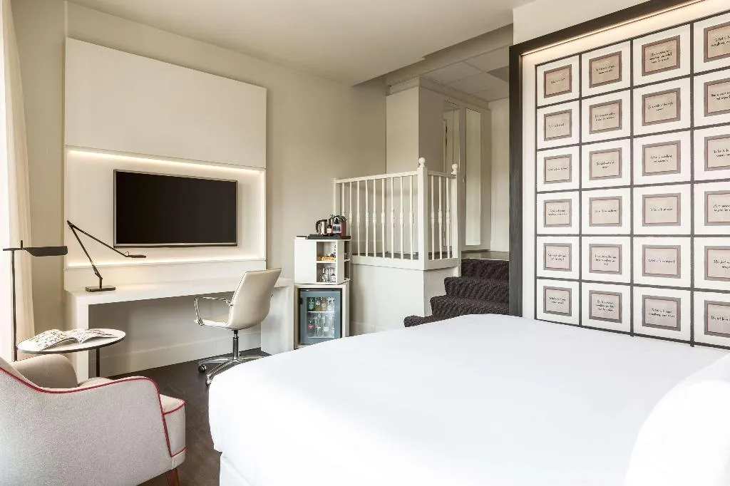DOUBLE PREMIUM Room, NH Collection Amsterdam Barbizon Palace, Amsterdam