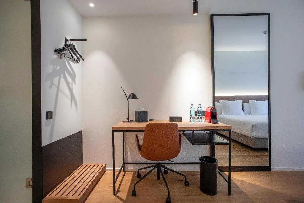TWIN STANDARD Room, Paxton Barcelona, Barcelona