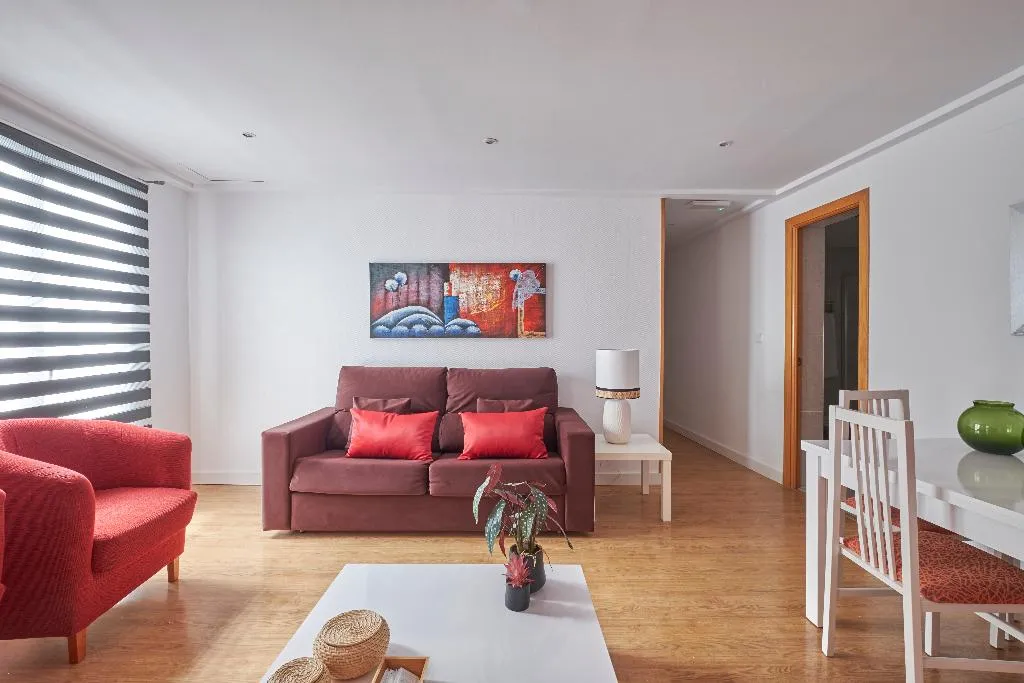 APARTMENT TWO BEDROOMS Room, Apartamentos en Sol, Madrid