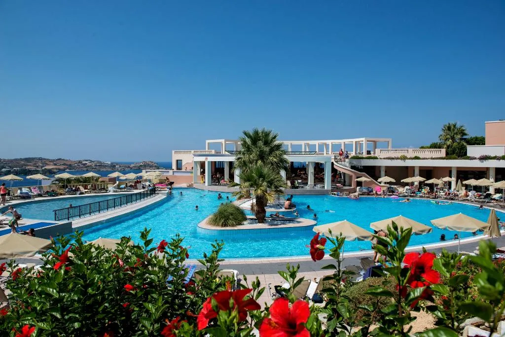 Pool, Athina Palace, Crete