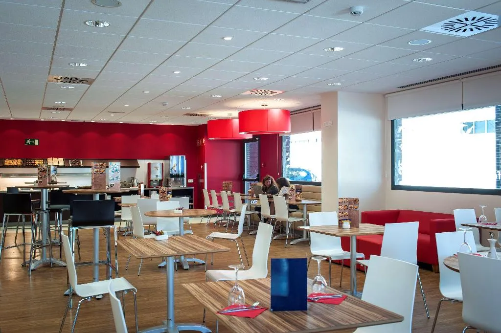 Restaurant, Travelodge Madrid Metropolitano, Madrid