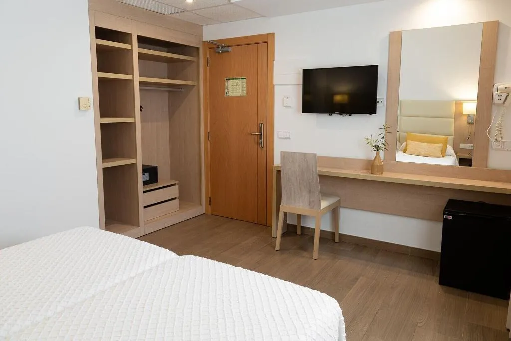 Room, Hostal La Cigüeña, Ibiza