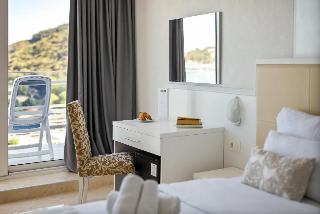 DOUBLE SINGLE USE SIDE SEA VIEW WITH BALCONY Room, MASLINICA Mimosa Lido Palace Hotel, Istria