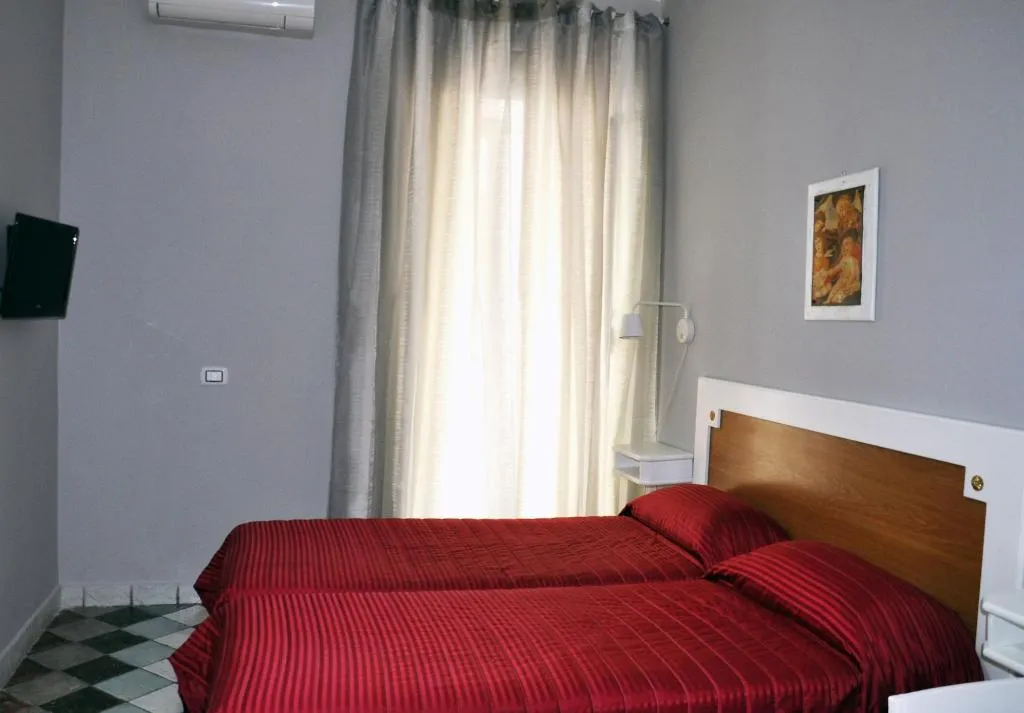 Room, Firenze 32, Naples