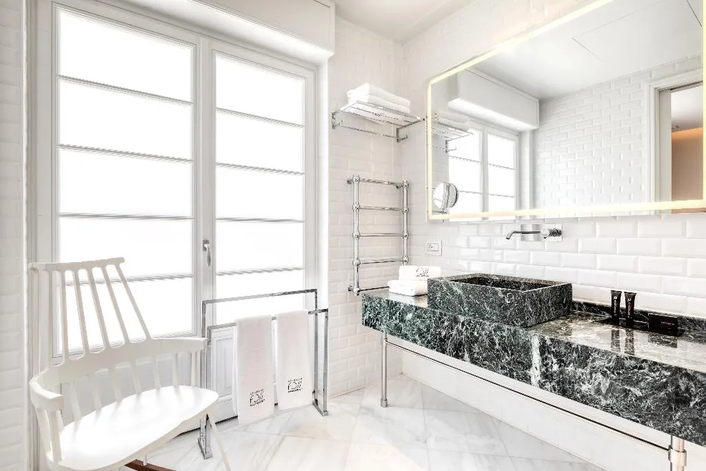 SUITE GRAND Room, Athenian Foss, Athens
