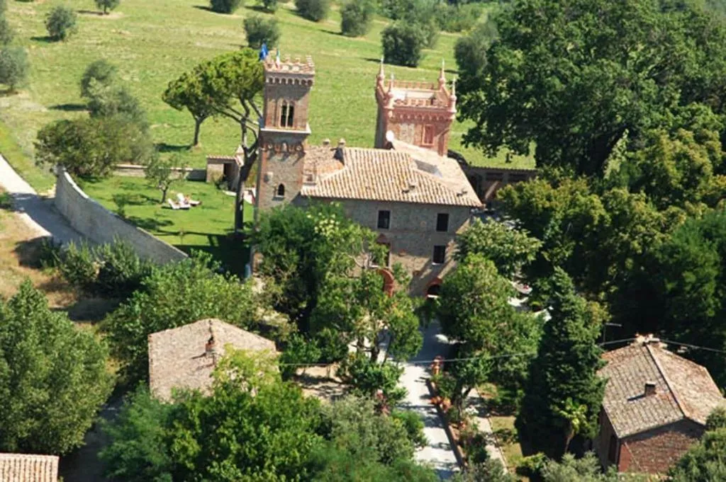 General view, Relais Castelluccio Palusse, Umbria