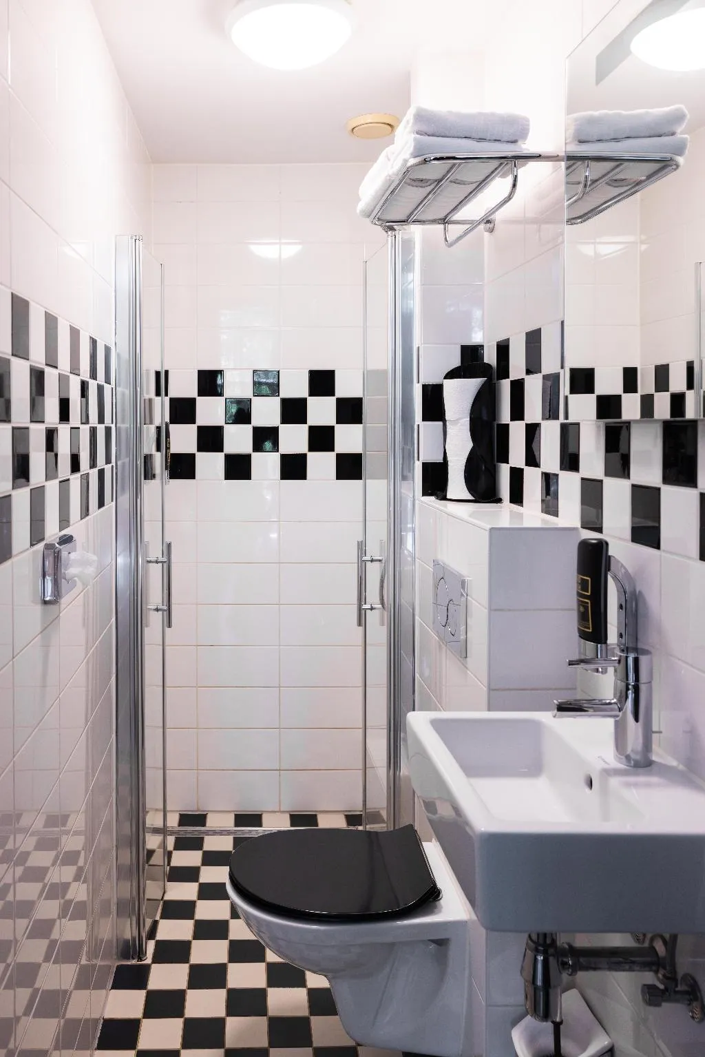 QUADRUPLE STANDARD Room, Backstage Hotel, Amsterdam
