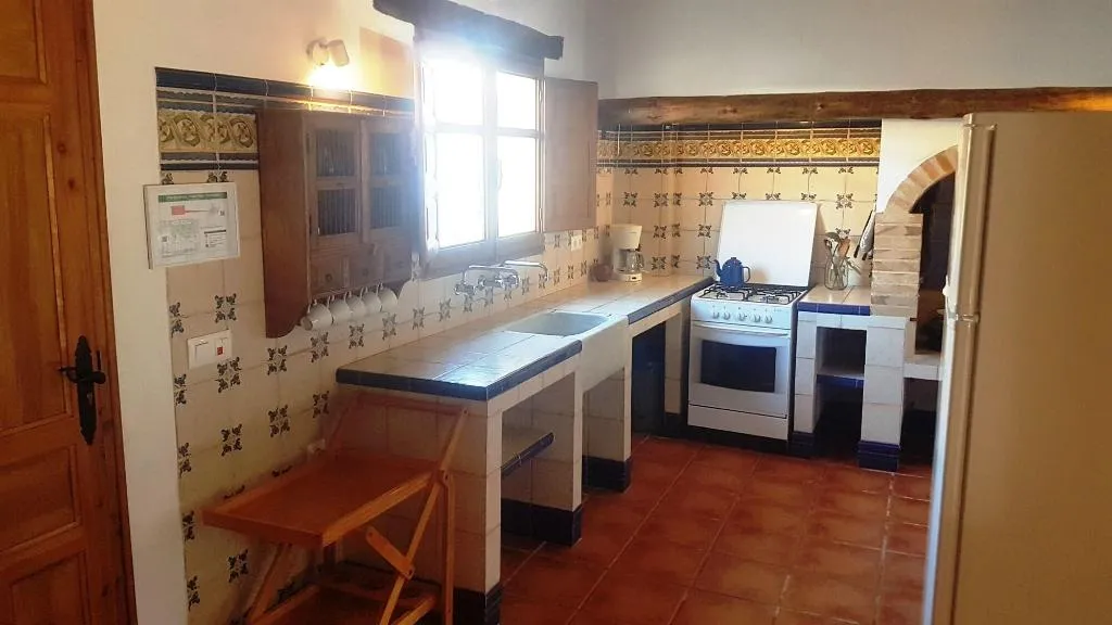 Room, Benali, Valencia