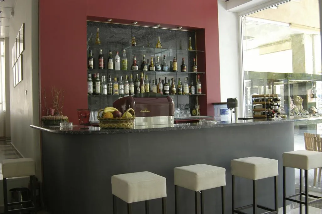 Bar, Ilis, Kalamata
